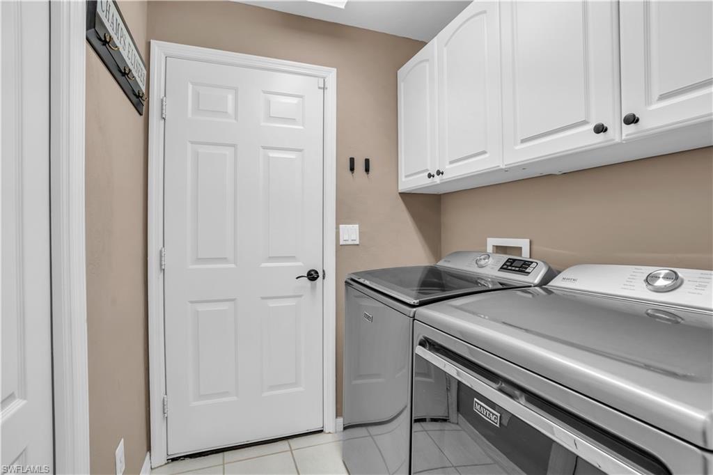 LONGSHORE LAKE - Residential