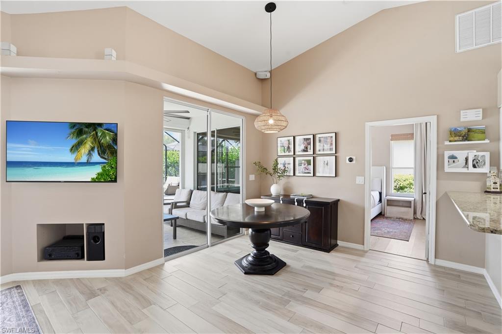 LONGSHORE LAKE - Residential