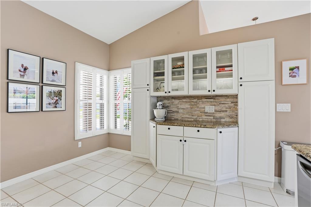 LONGSHORE LAKE - Residential