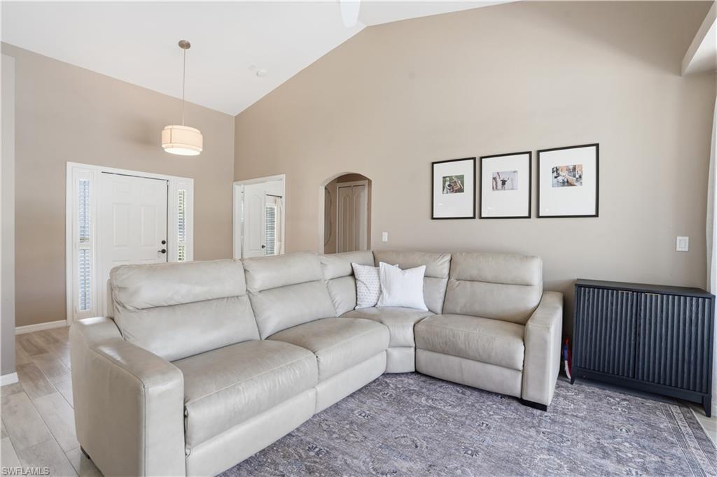 LONGSHORE LAKE - Residential