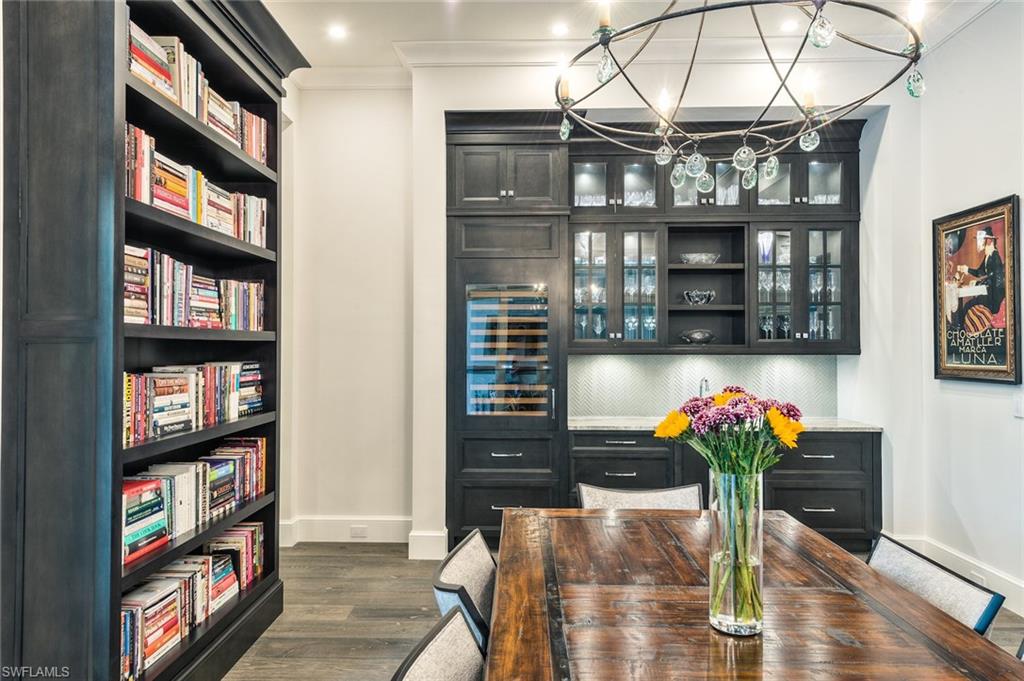 MOORINGS - Residential