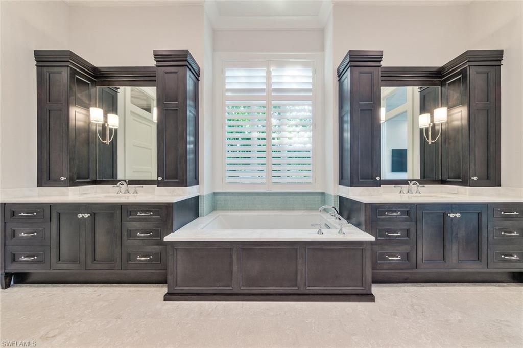 MOORINGS - Residential