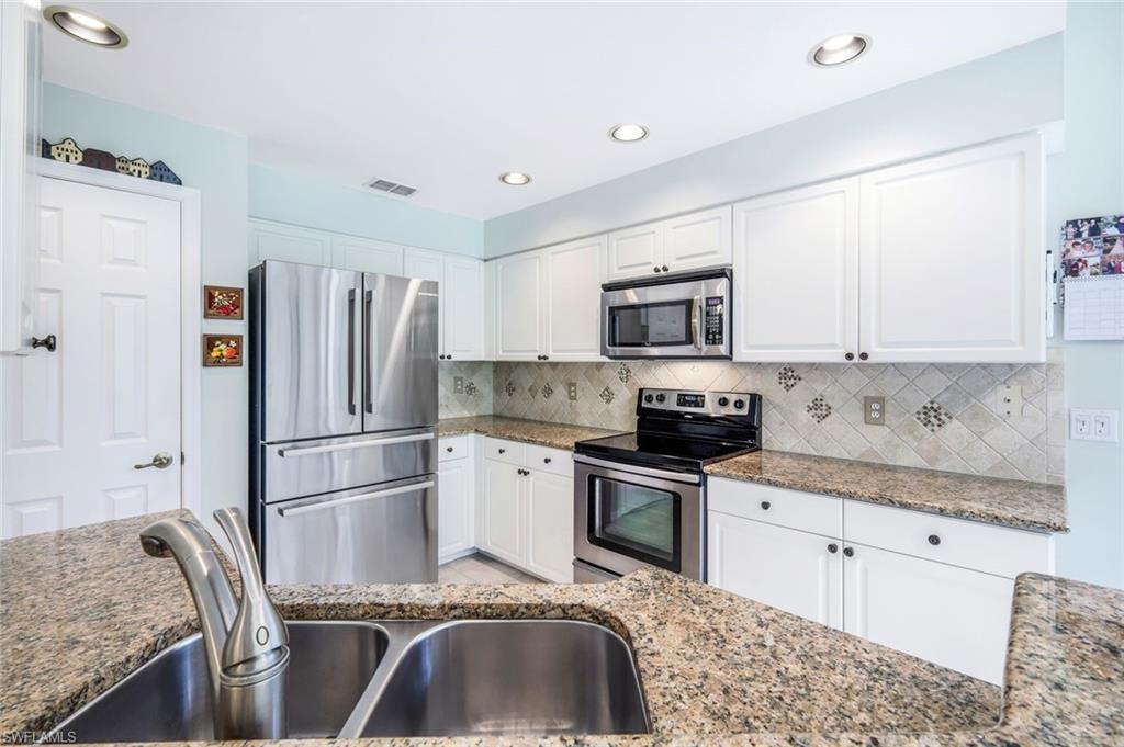 OAKWOOD CARRIAGE HOME - Residential