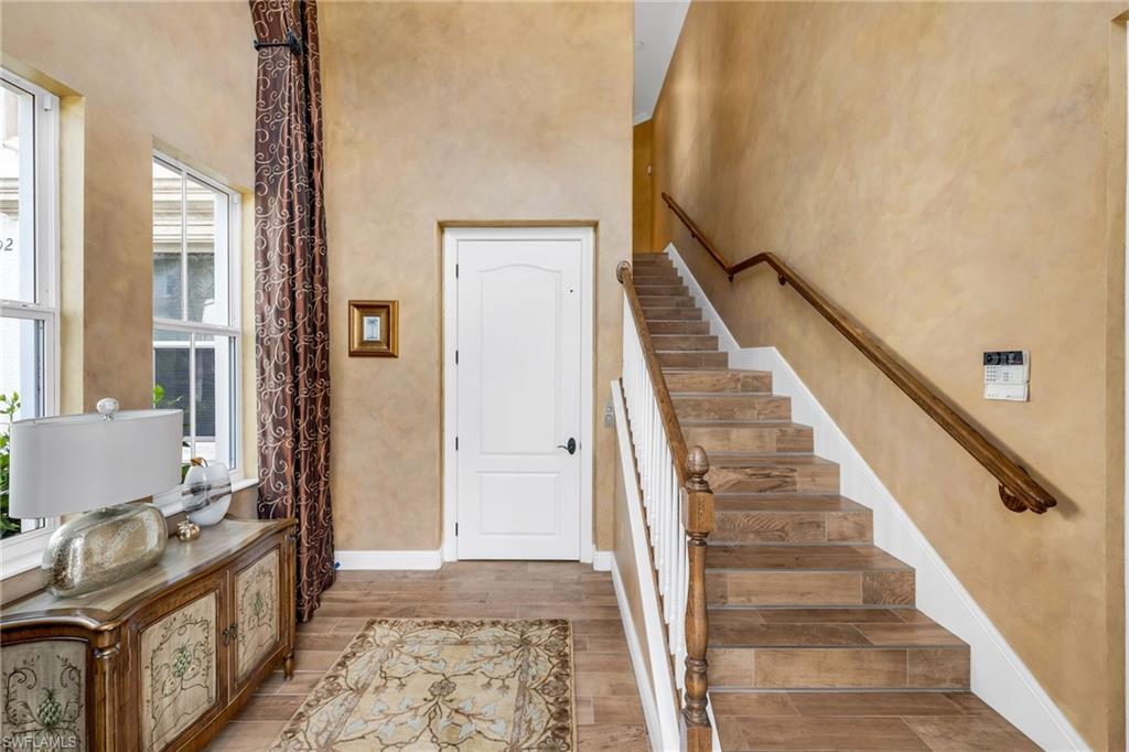 579 Avellino Isles CIR 202