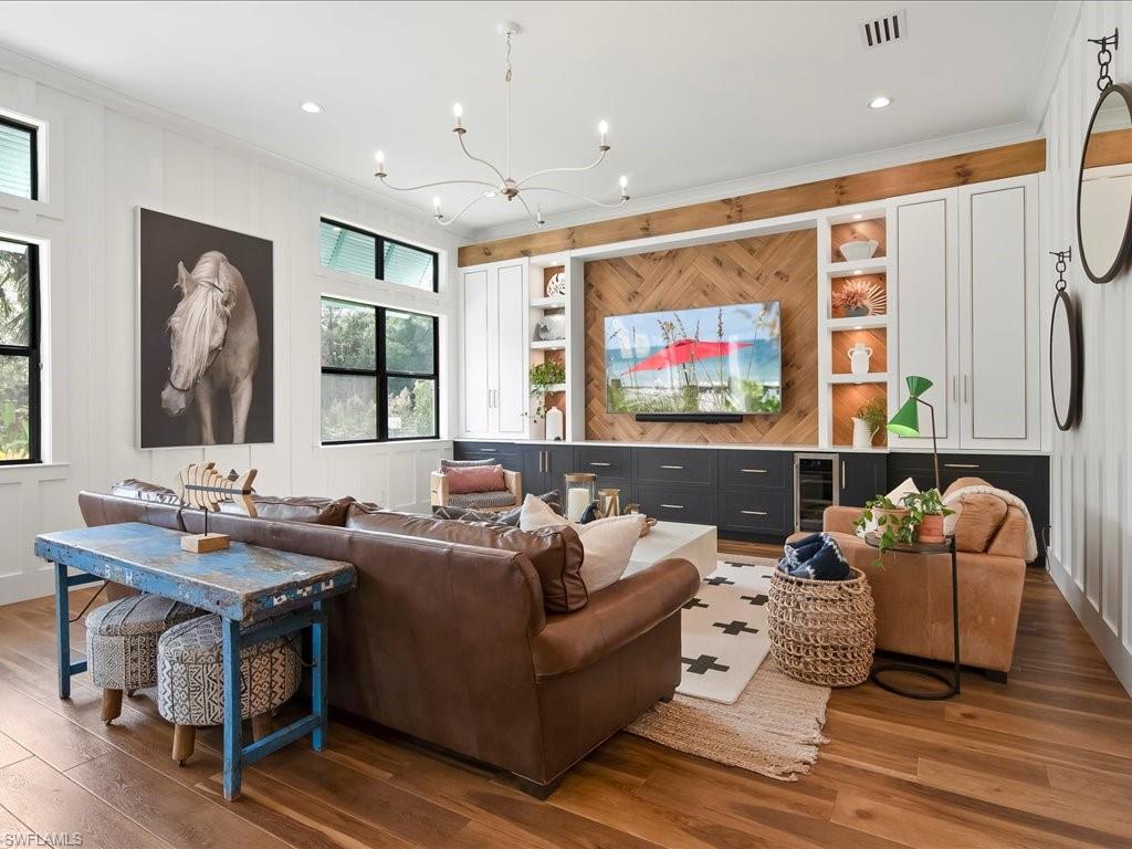 GOLDEN GATE ESTATES - Residential