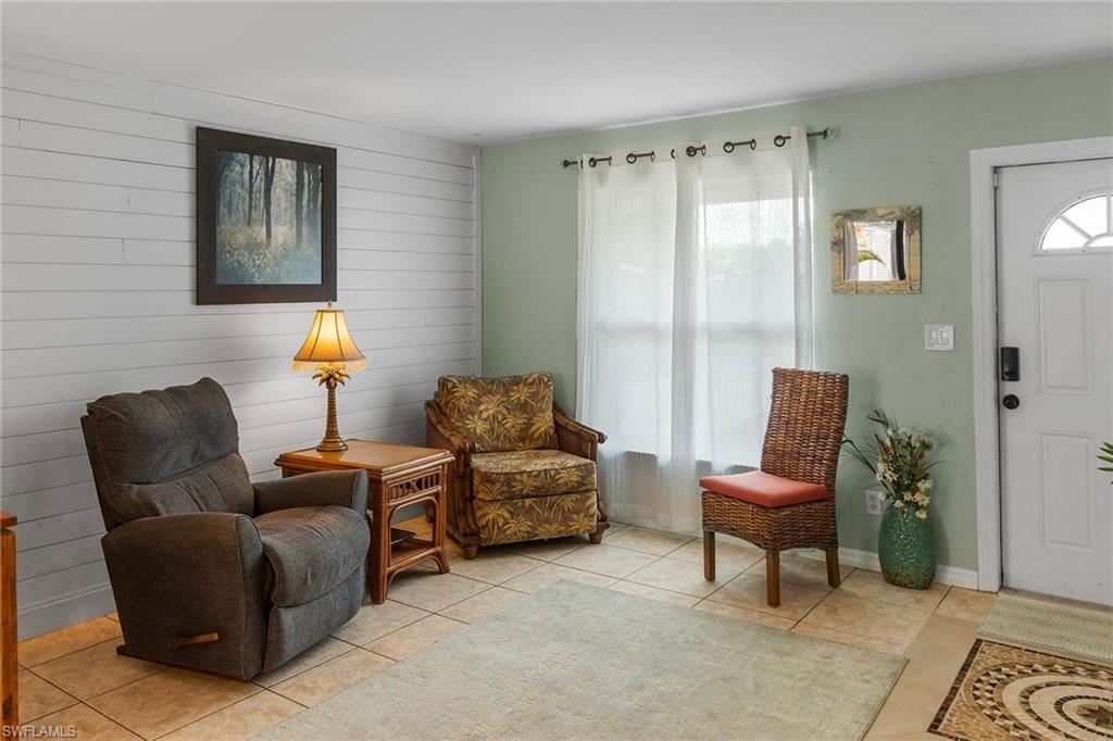 FORT MYERS SHORES - Residential