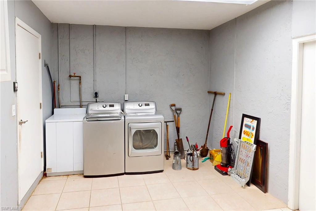 FORT MYERS SHORES - Residential