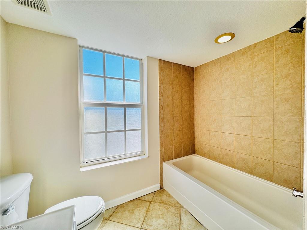 THE RESIDENCE - Residential Lease