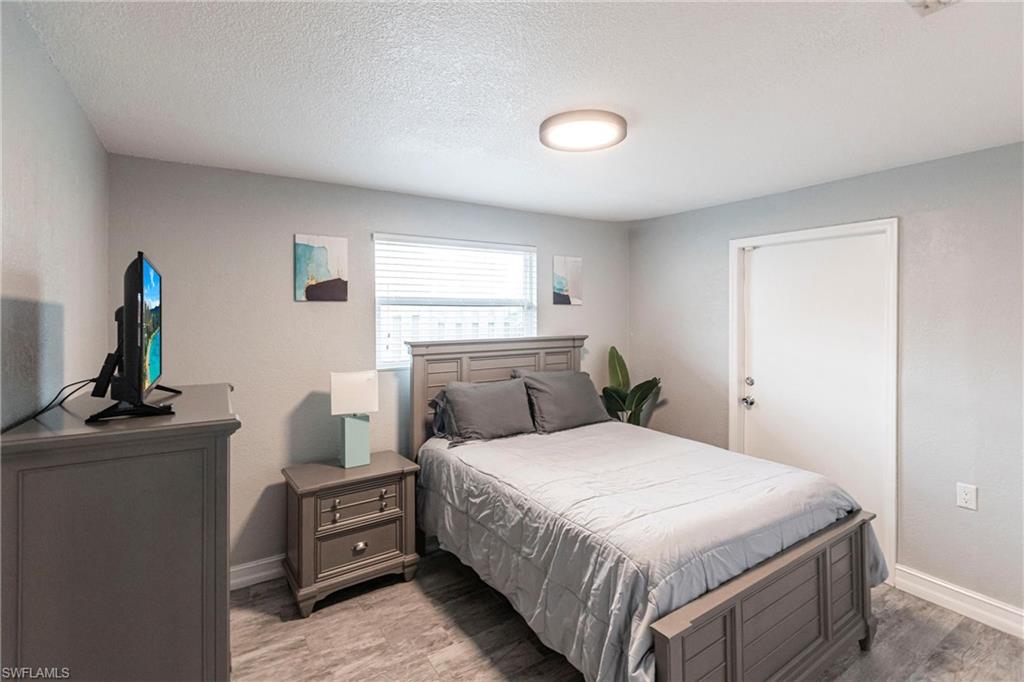 NAPLES PARK - Residential