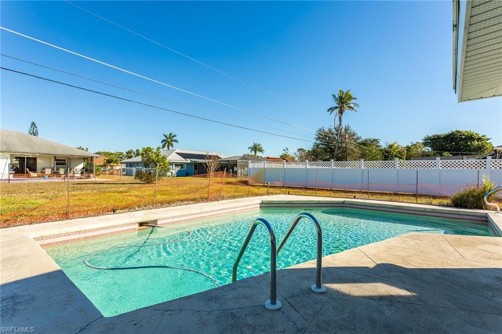 WILLOUGHBY ACRES - Residential