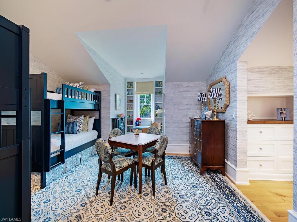 OLDE NAPLES - Residential