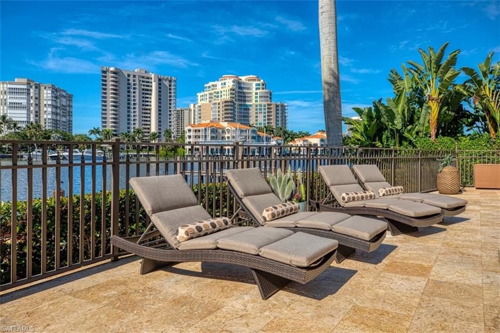 PARK SHORE - Residential