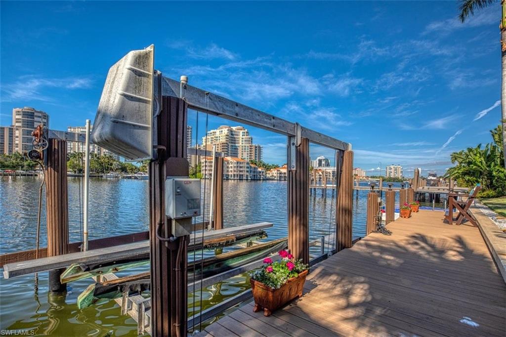 PARK SHORE - Residential