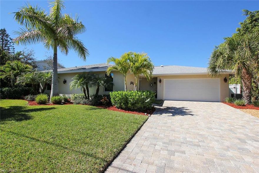 Impeccable 3 bedroom/2 bath home in Shell Harbor.  Close to the Shell Harbor beach park, this home has been beautifully renovated…impact windows/doors, new flooring, chef’s kitchen, spacious Gathering Room, new pool, covered patio area overlooking colorful gardens, outdoor kitchen, and on to the boat dock w/lift and canal!  Privacy and exclusivity in this desirable Island community and all the work has been done!  Move in and begin living the Island lifestyle!
-Lot dimensions taken from Real List Tax