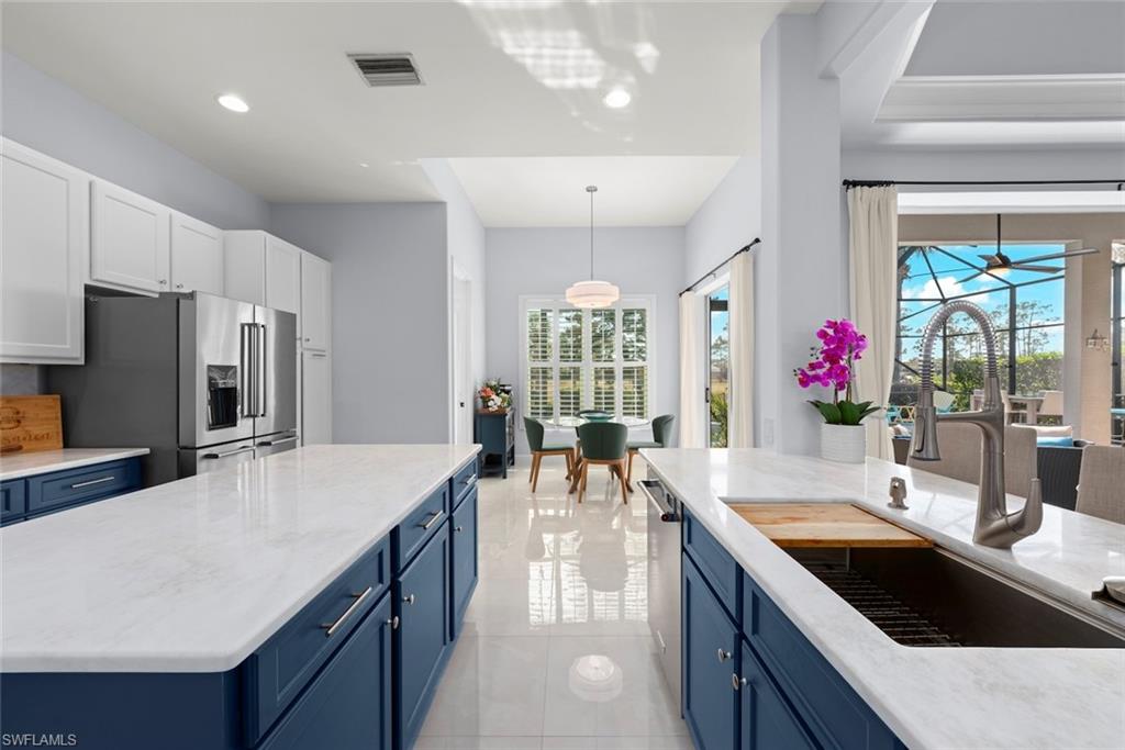 THE LINKS - Residential