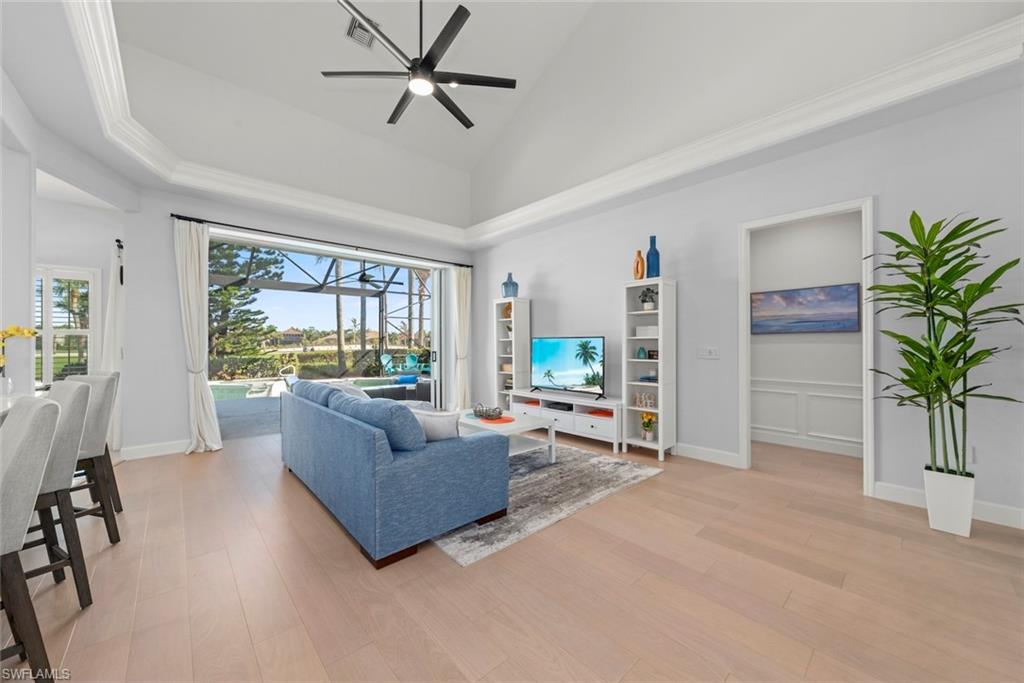 THE LINKS - Residential