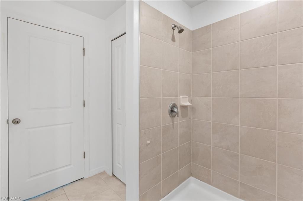 SAVANNA LAKES - Residential