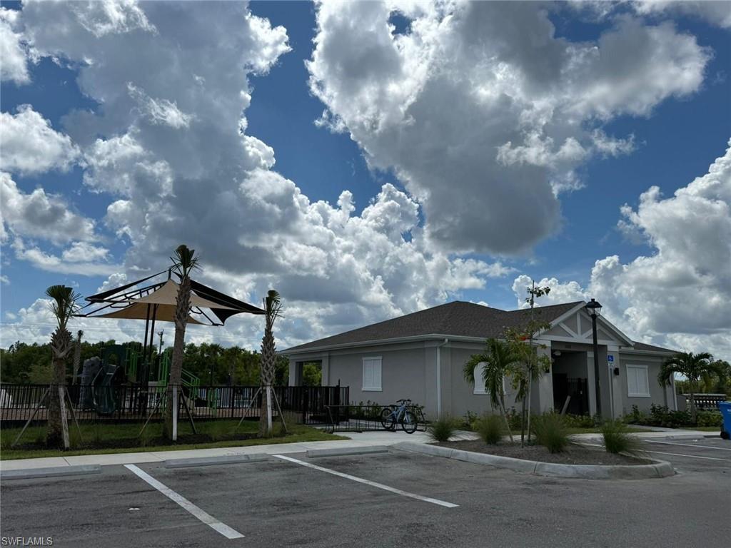 SAVANNA LAKES - Residential