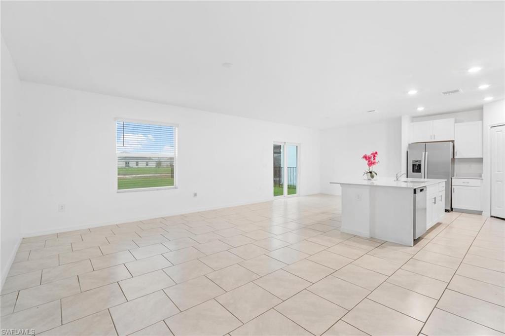 SAVANNA LAKES - Residential