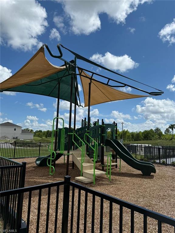 SAVANNA LAKES - Residential