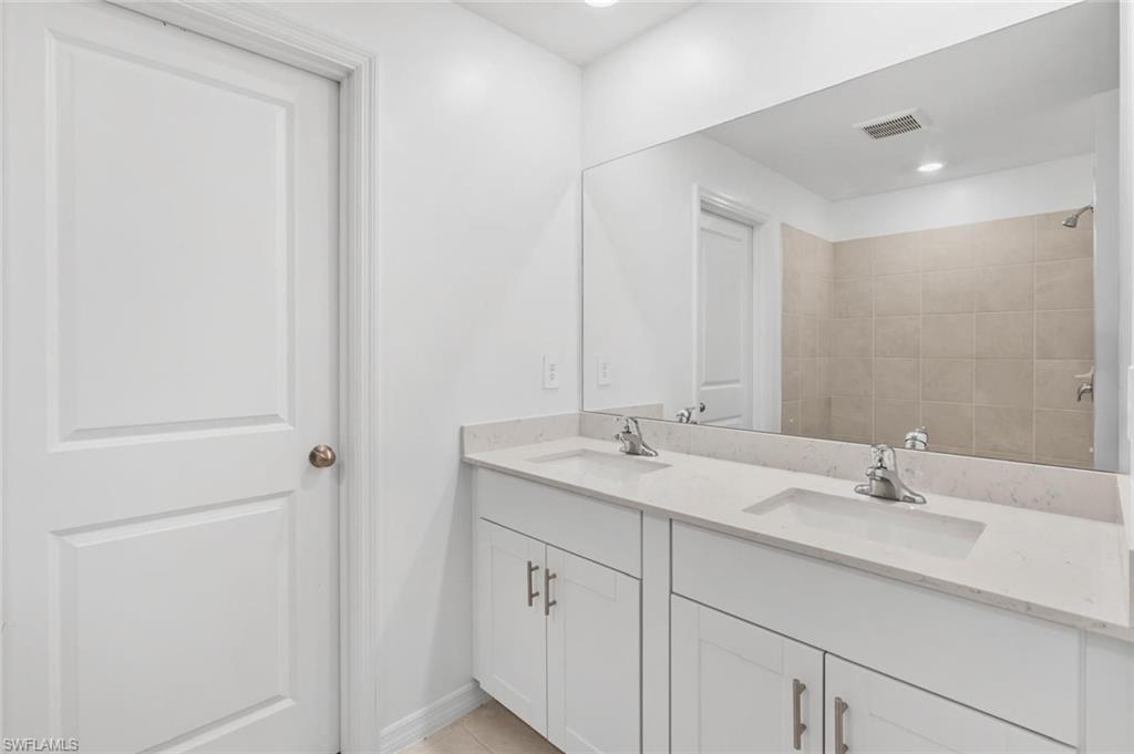 SAVANNA LAKES - Residential