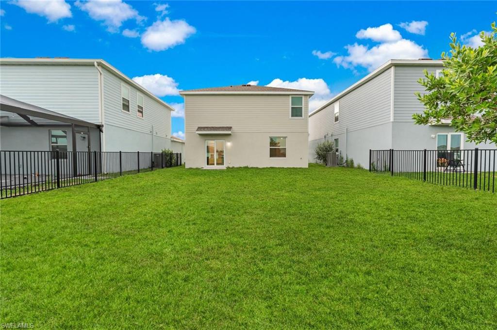 SAVANNA LAKES - Residential