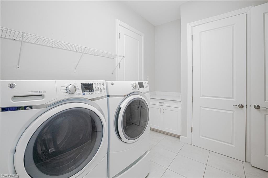 ESTERO POINTE - Residential