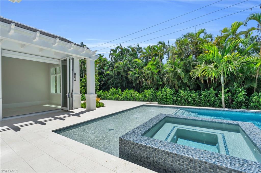 PARK SHORE - Residential