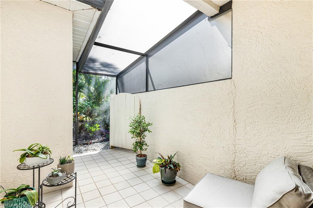 EMERALD WOODS - Residential