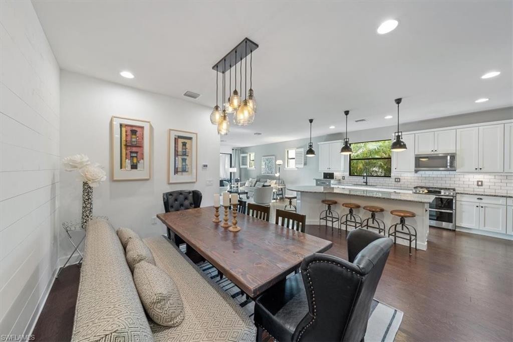 CAMDEN LAKES - Residential