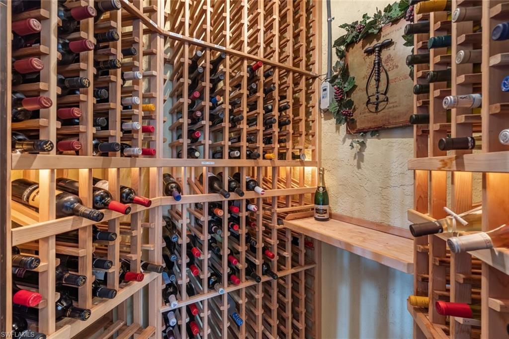 BAY WOODS - Residential