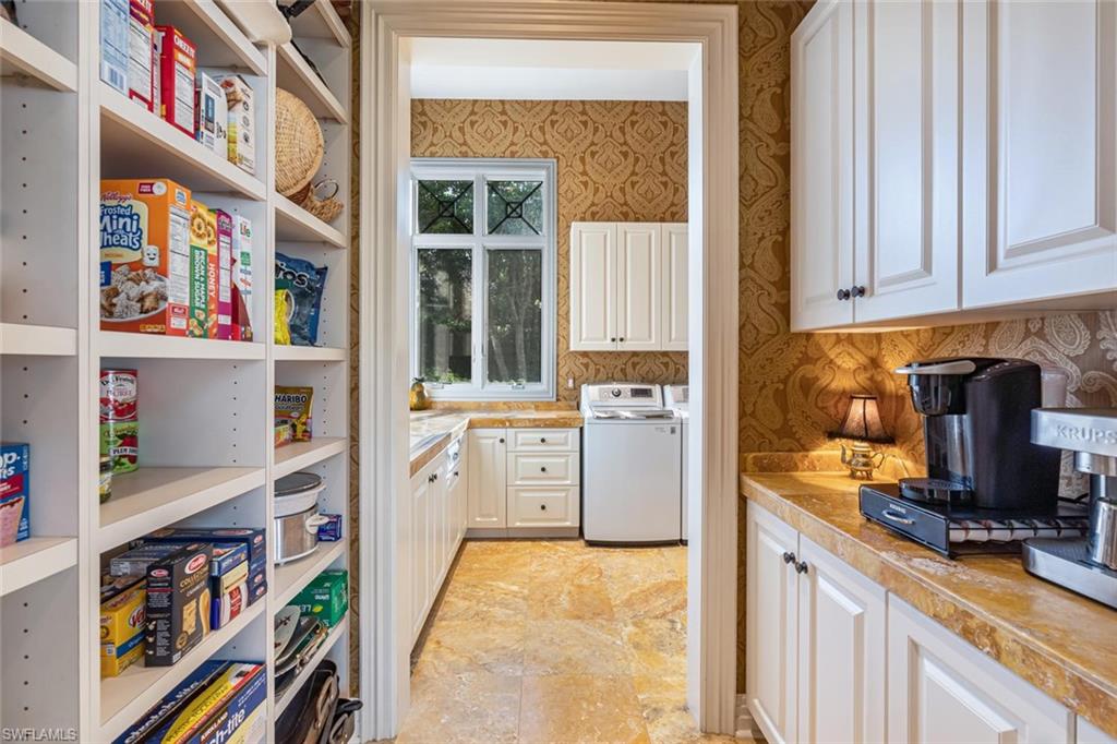 BAY WOODS - Residential