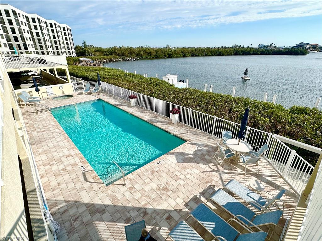 HICKORY BAY WEST - Residential