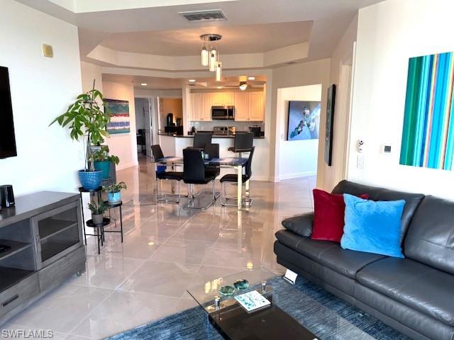 ST. TROPEZ - Residential Lease