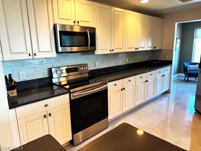 ST. TROPEZ - Residential Lease