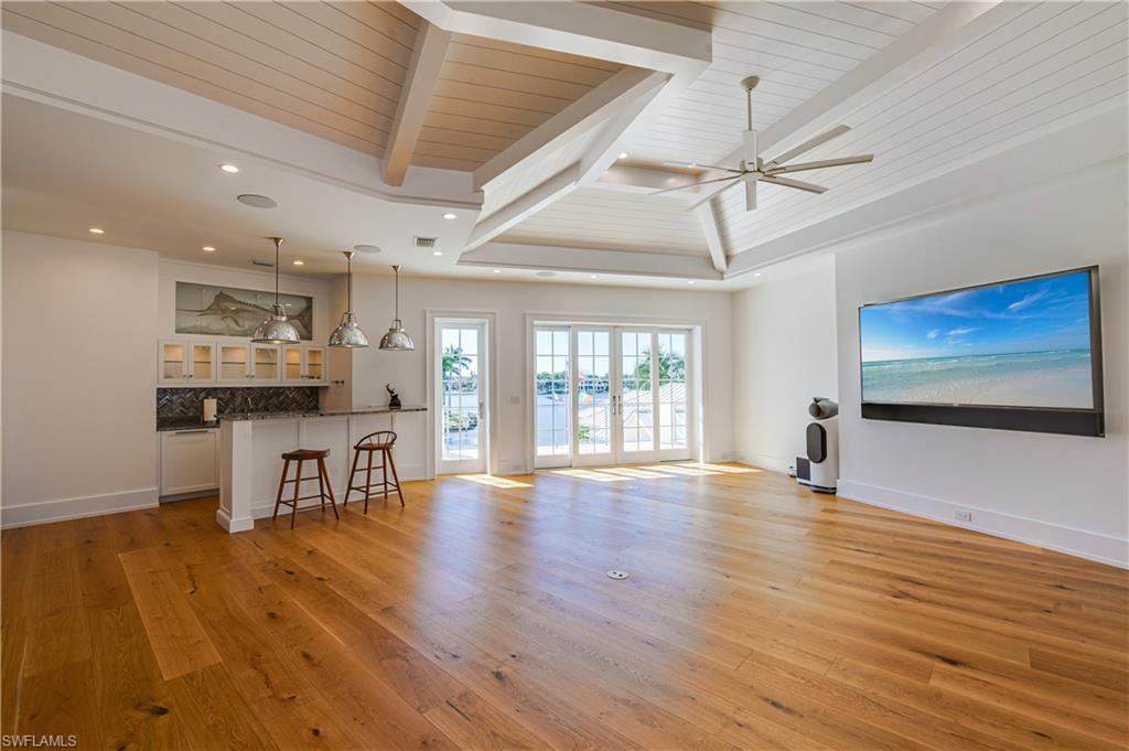 ROYAL HARBOR - Residential