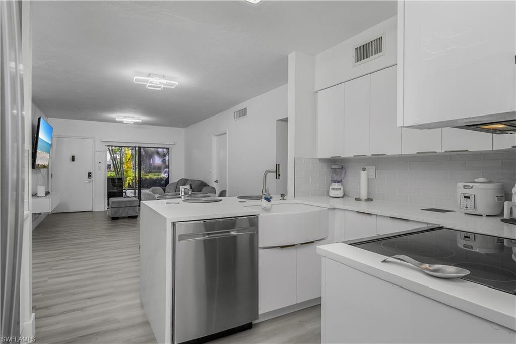 SEAWATCH APTS OF MARCO ISLAND - Residential Lease