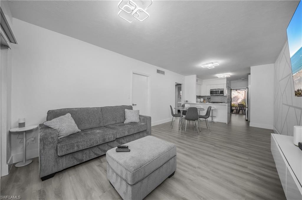 SEAWATCH APTS OF MARCO ISLAND - Residential Lease