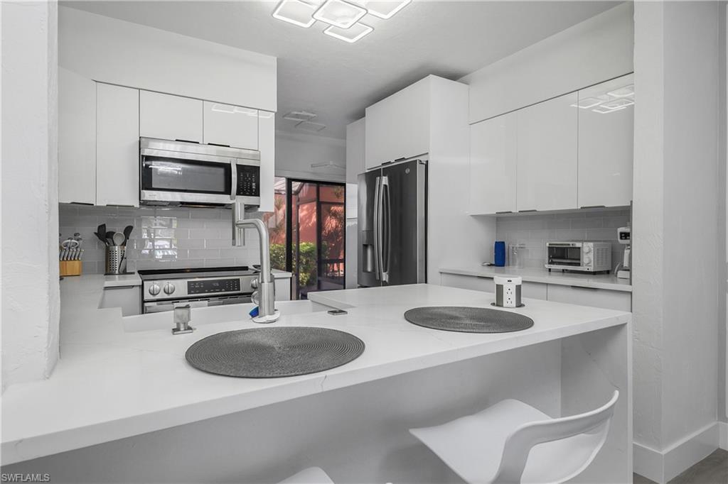 SEAWATCH APTS OF MARCO ISLAND - Residential Lease