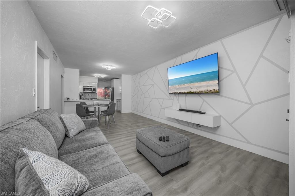 SEAWATCH APTS OF MARCO ISLAND - Residential Lease