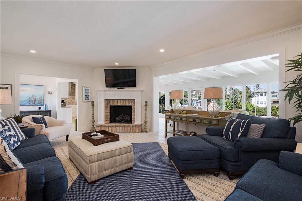 AQUALANE SHORES - Residential