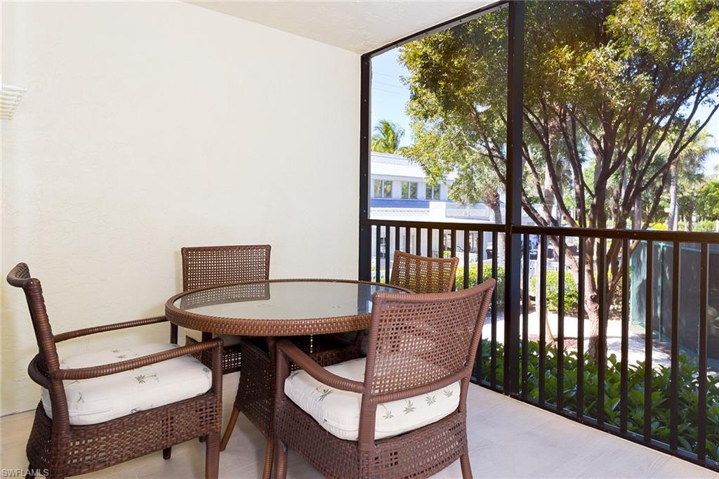 TENNIS VILLAS - Residential