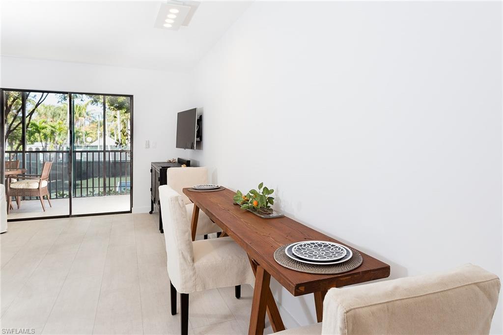 TENNIS VILLAS - Residential