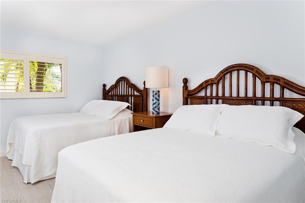 TENNIS VILLAS - Residential