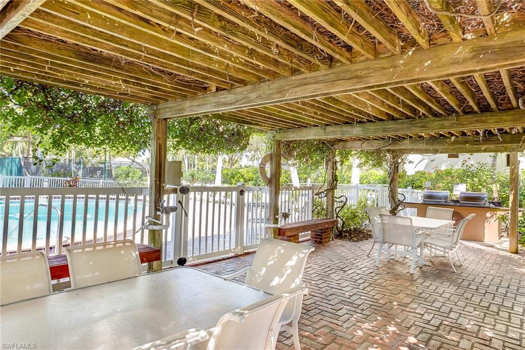 TENNIS VILLAS - Residential