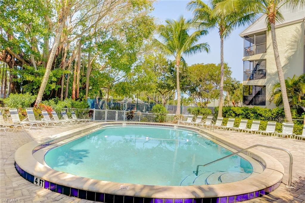 TENNIS VILLAS - Residential