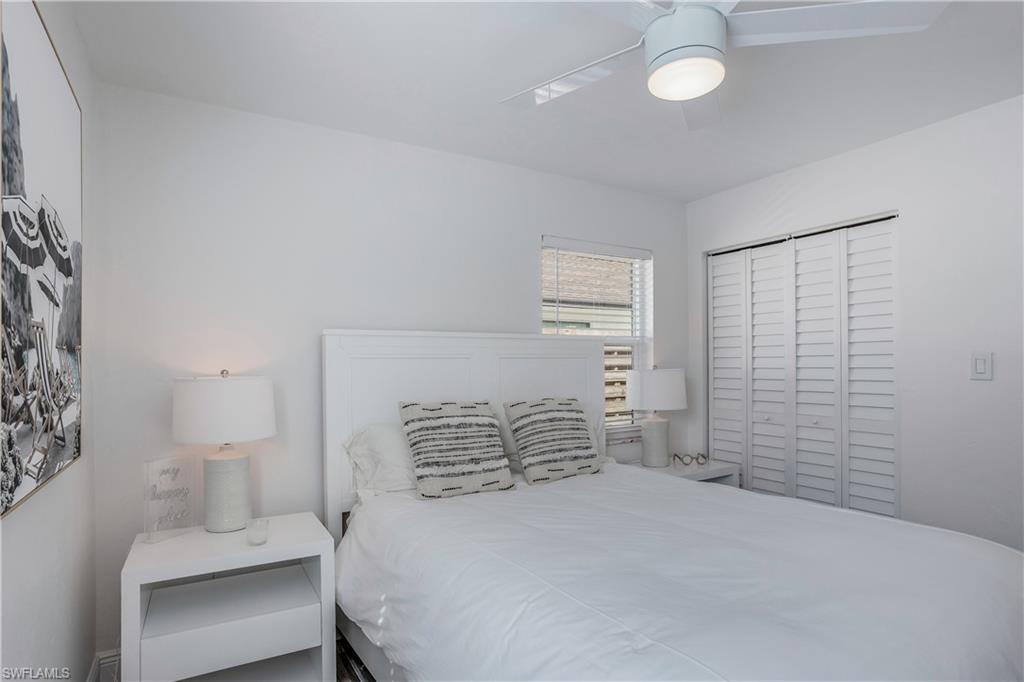 NAPLES PARK - Residential