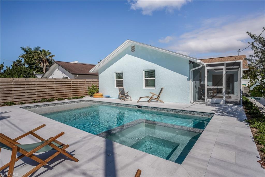NAPLES PARK - Residential