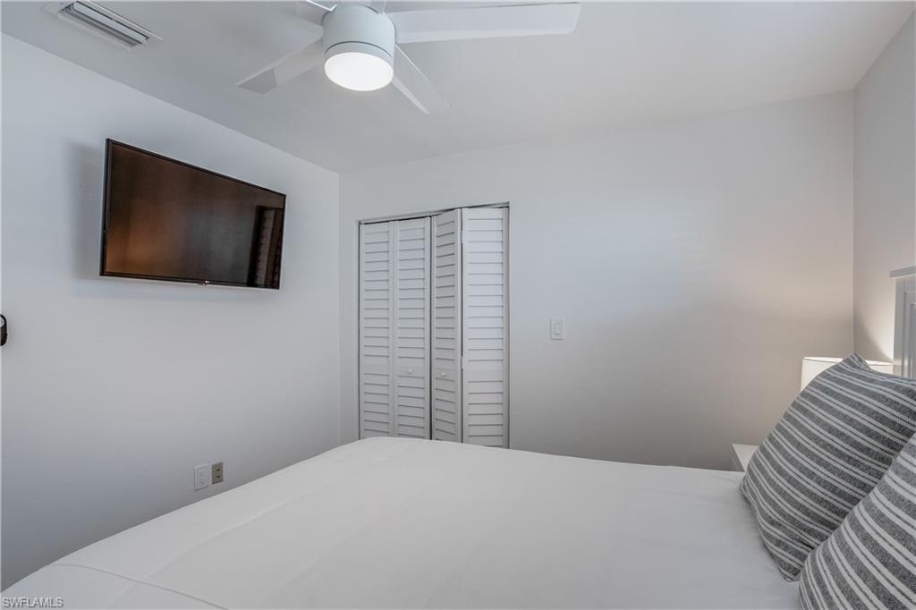 NAPLES PARK - Residential