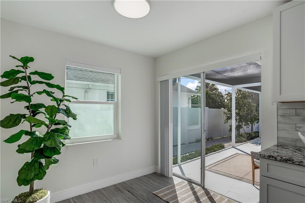 NAPLES PARK - Residential